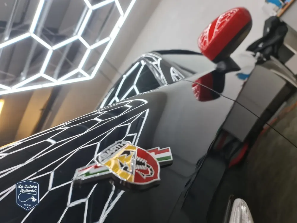 Nettoyage-Car-staging-Abarth-voiture-de-sport