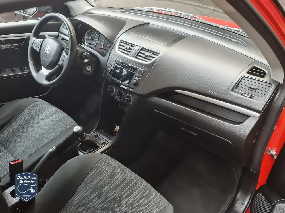 Nettoyage-interieur-exterieur-Swift-citadine